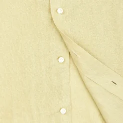CAMICIA IN LINO VERDE CHIARO Con bottoni in madreperla