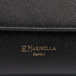 CLUTCH BAG NERA In pelle bottolata