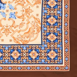 FOULARD IN SETA 90 MARRONE CHIARO Maiolica mediterranea