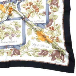 FOULARD IN SETA 90 NERO La rosa canina