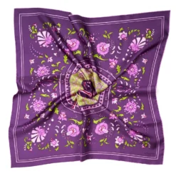 FOULARD IN SETA 90 VIOLA Un'estate caprese