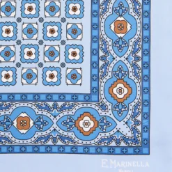 POCHETTE DA TASCHINO IN SETA STAMPATA A MANO AZZURRA Macrofantasia fiore