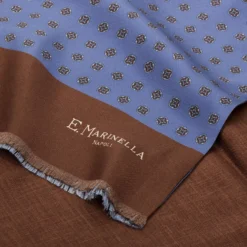 SCIARPA TUBOLARE AZZURRO POLVERE IN SETA TWILL Classic daisy