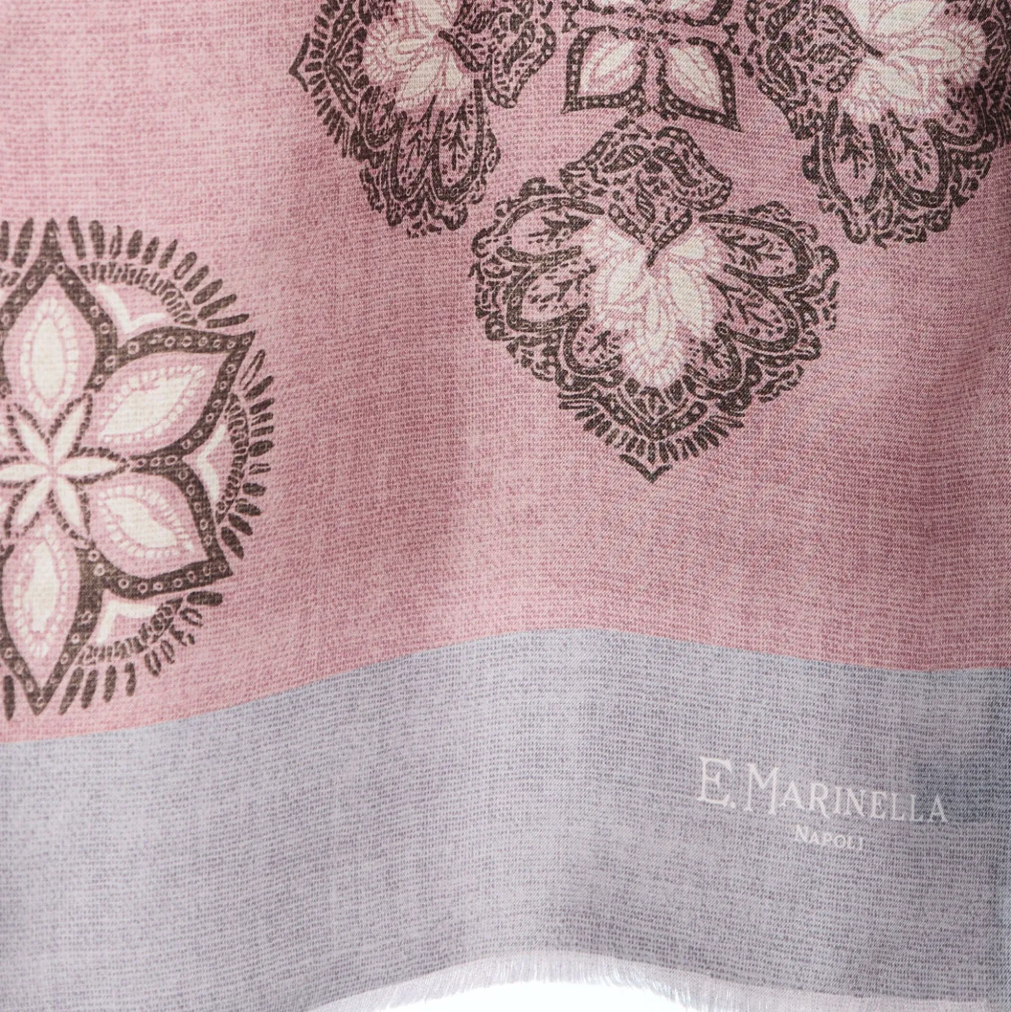SCIARPA TUBOLARE ROSA IN SETA TWILL Busy pattern