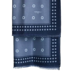 STOLA AZZURRO POLVERE IN LANA Decorazioni floreali