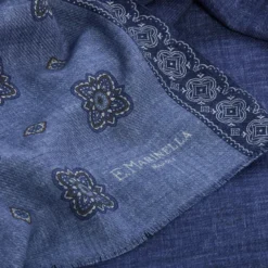 STOLA BLUIn lana con decorazioni floreali