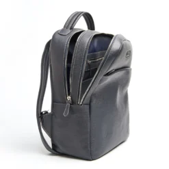 ZAINO BLU IN PELLE Con schienale rinforzato