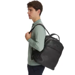 ZAINO NERO IN PELLE Con schienale rinforzato